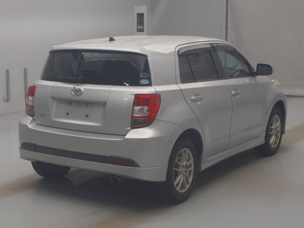TOYOTA IST