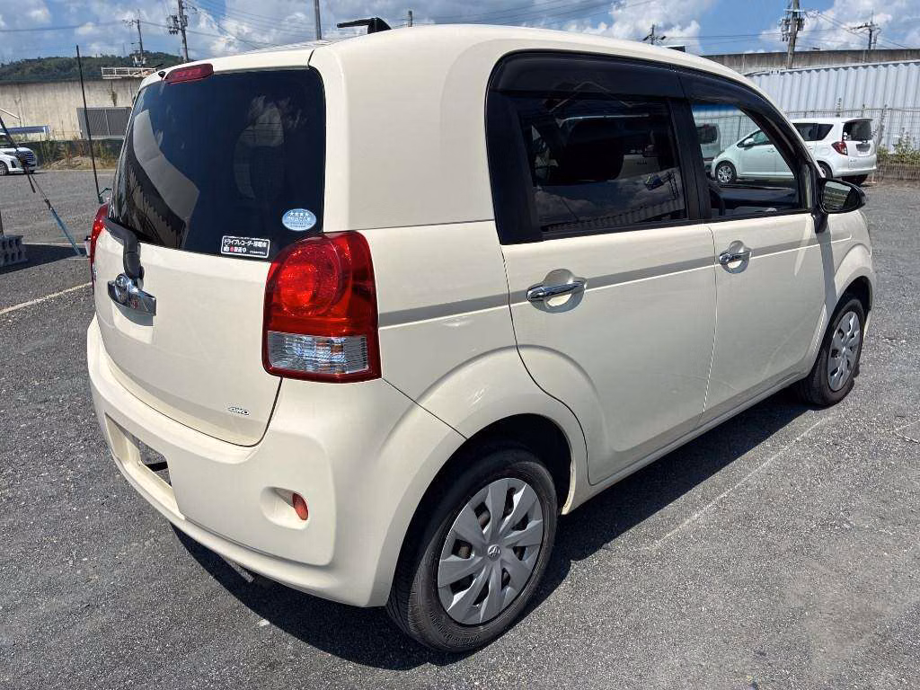 TOYOTA PORTE