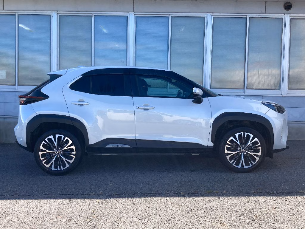 TOYOTA YARIS CROSS