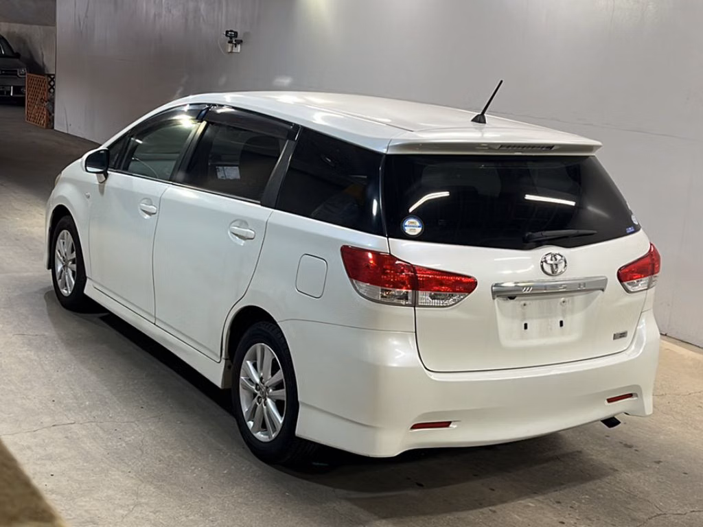 TOYOTA WISH
