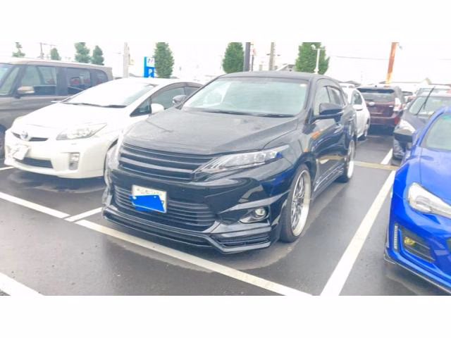 TOYOTA HARRIER