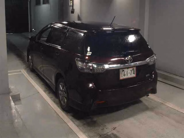 TOYOTA WISH