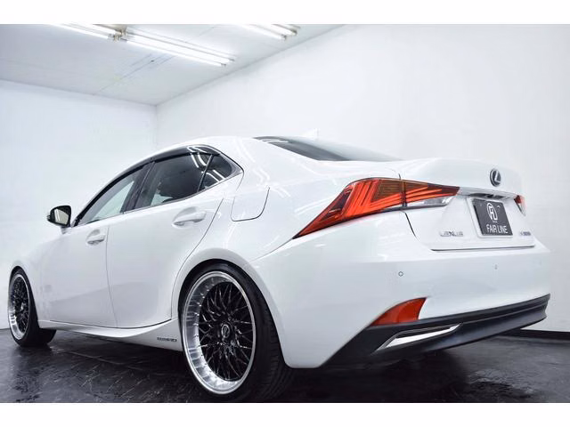 Lexus IS300h