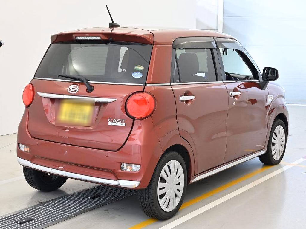DAIHATSU CAST