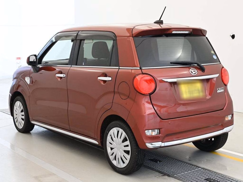 DAIHATSU CAST