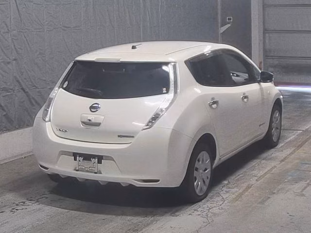 NISSAN LEAF