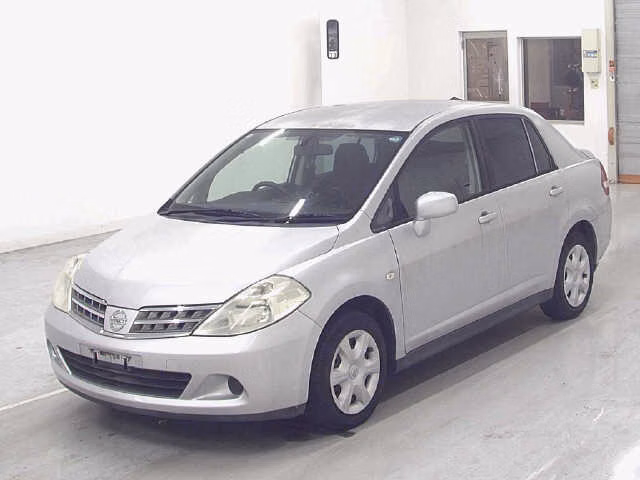 NISSAN TIIDA LATIO