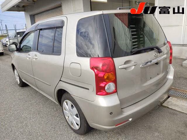 TOYOTA RAUM