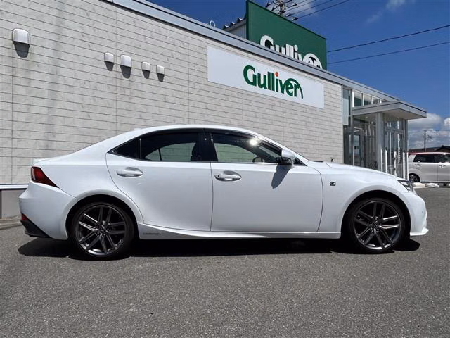 Lexus IS300h