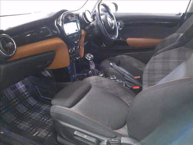 MINI HATCH