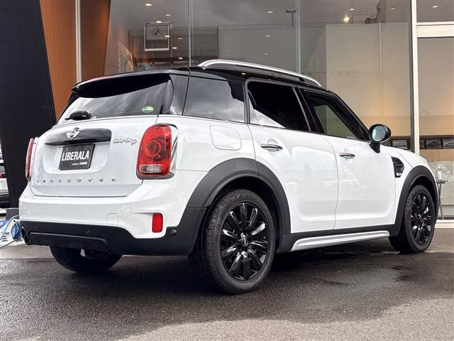 MINI CROSSOVER