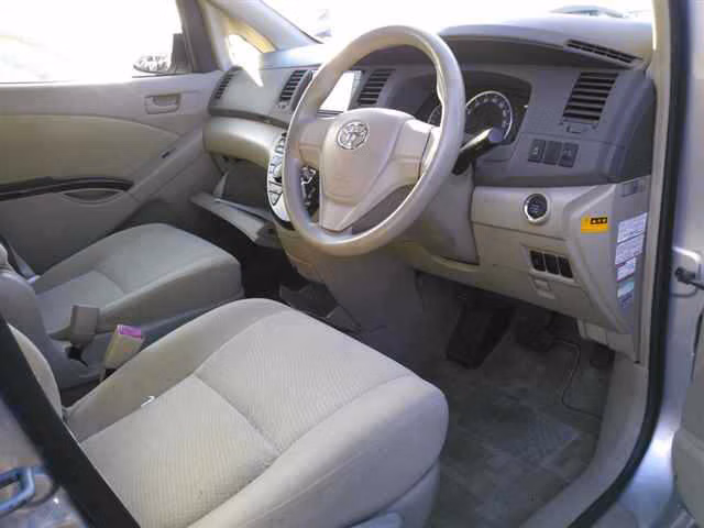 TOYOTA ISIS