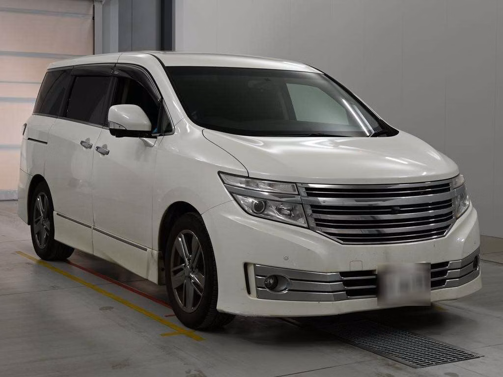 NISSAN ELGRAND