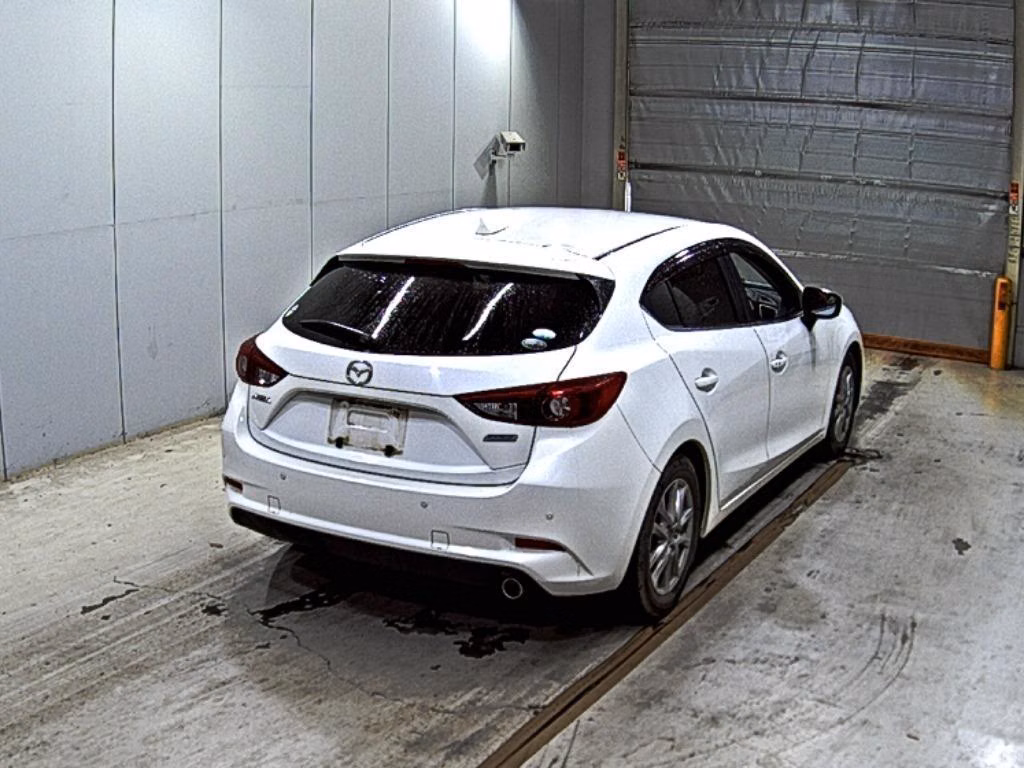 MAZDA AXELA