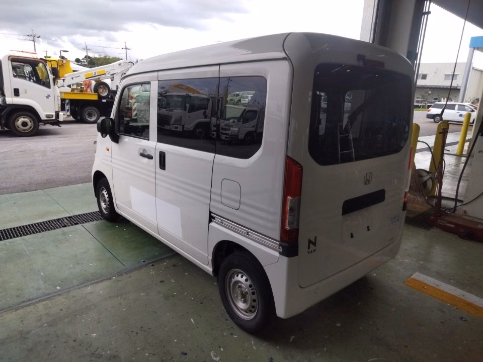 HONDA N-VAN