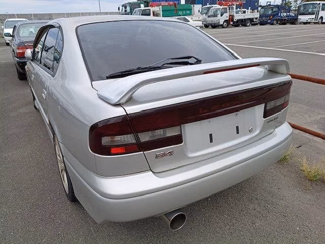 SUBARU LEGACY B4