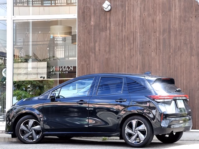 Nissan Aura