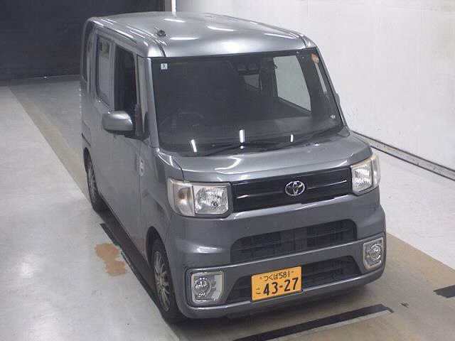 TOYOTA PIXIS MEGA