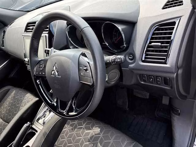 MITSUBISHI RVR