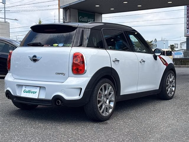 MINI CROSSOVER