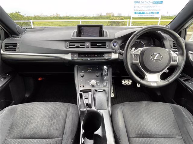 Lexus CT200h