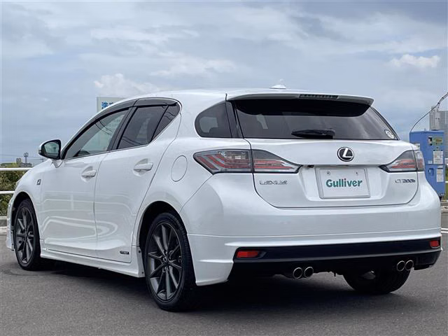 Lexus CT200h
