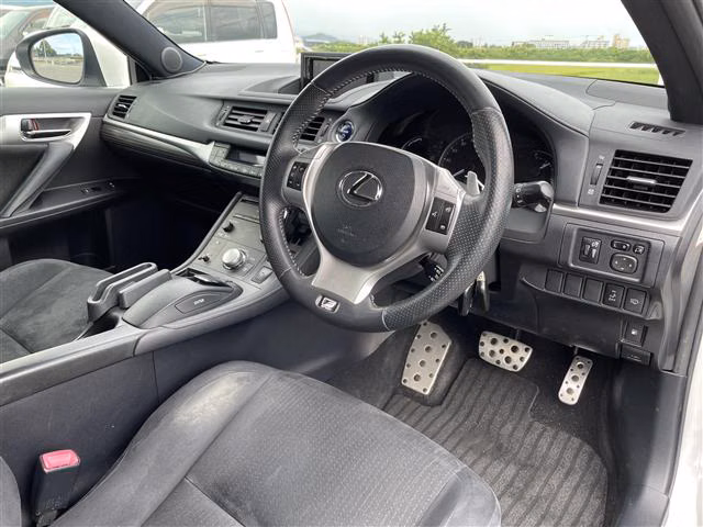 Lexus CT200h