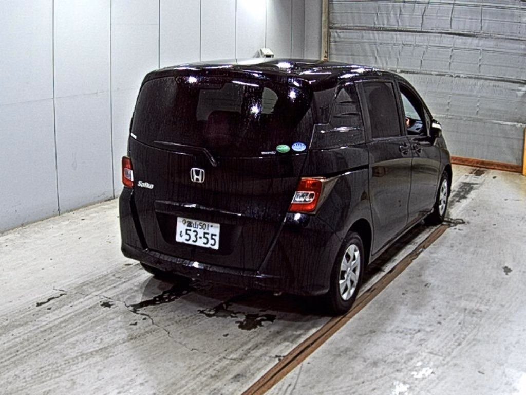 HONDA FREED SPIKE