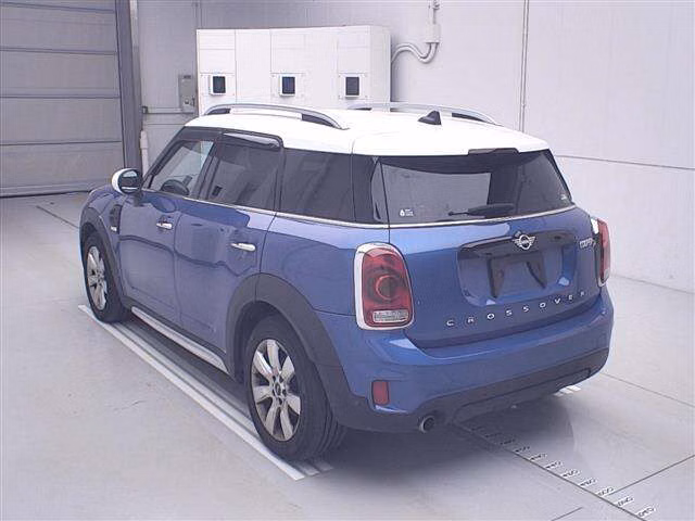 MINI CROSSOVER