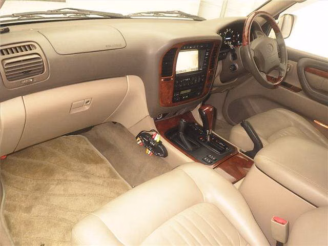 TOYOTA LAND CRUISER