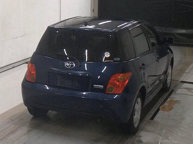 TOYOTA IST