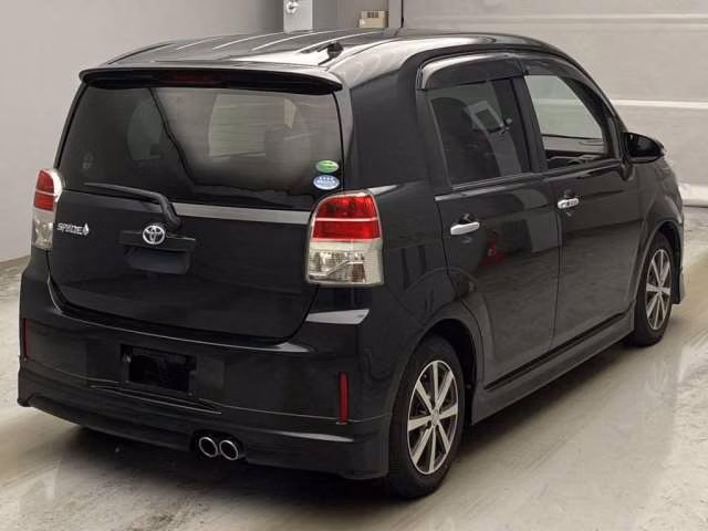 TOYOTA SPADE