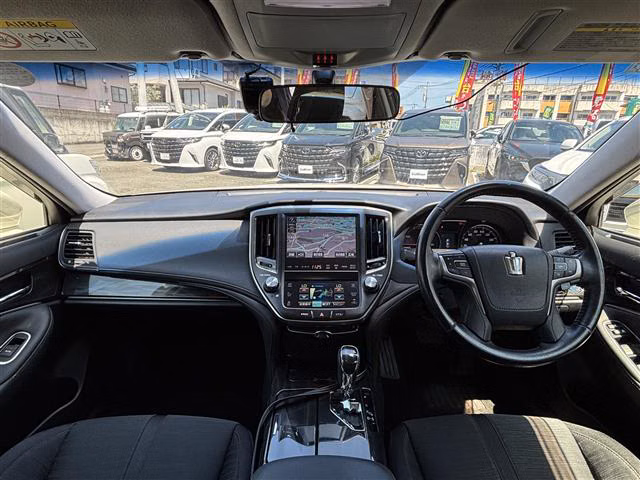 TOYOTA CROWN