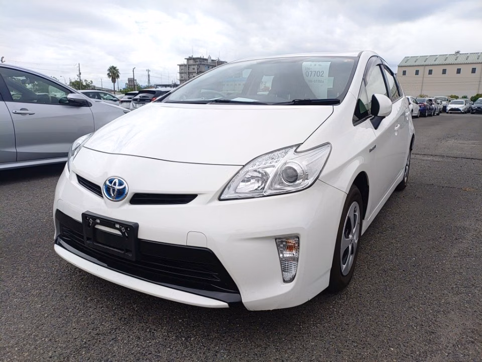 TOYOTA PRIUS