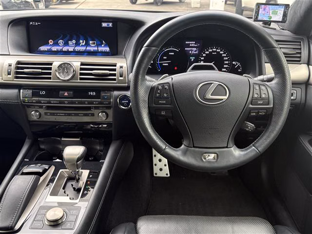 Lexus LS600h