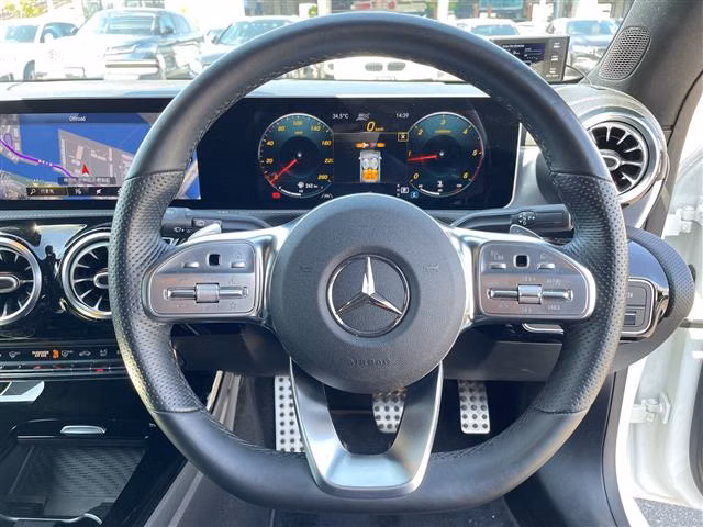 MERCEDES-BENZ CLA-CLASS