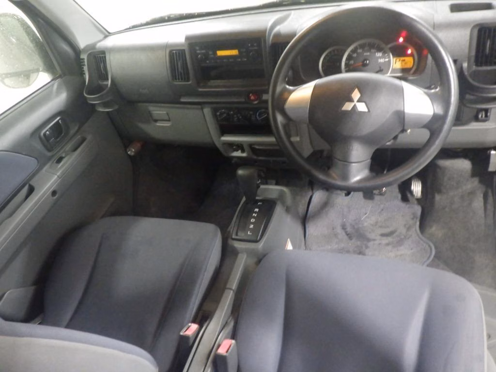 MITSUBISHI MINICAB