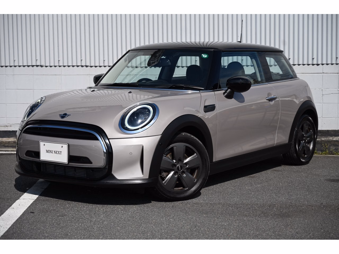 MINI HATCH