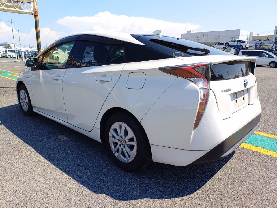 TOYOTA PRIUS