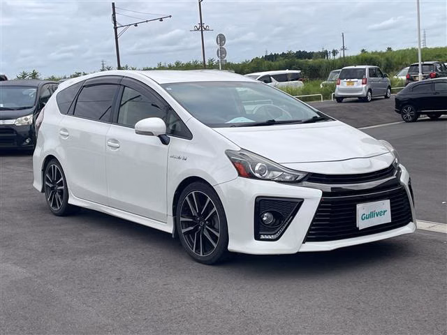 TOYOTA PRIUS ALPHA