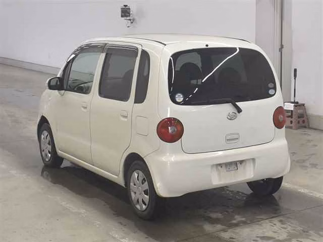 DAIHATSU MOVE LATTE