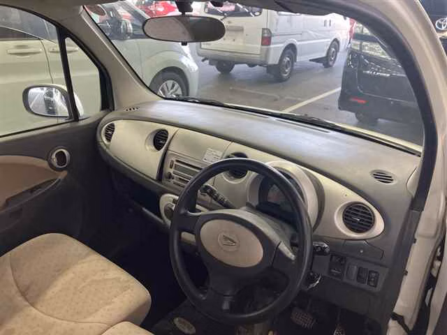 DAIHATSU MOVE LATTE