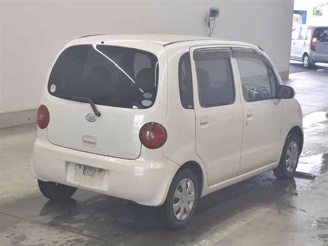 DAIHATSU MOVE LATTE