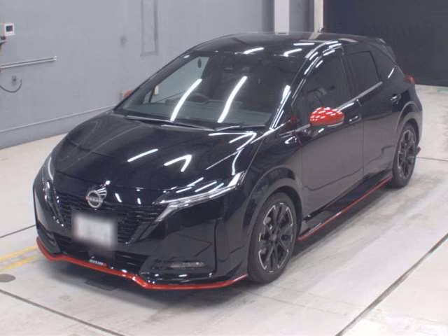 Nissan Aura