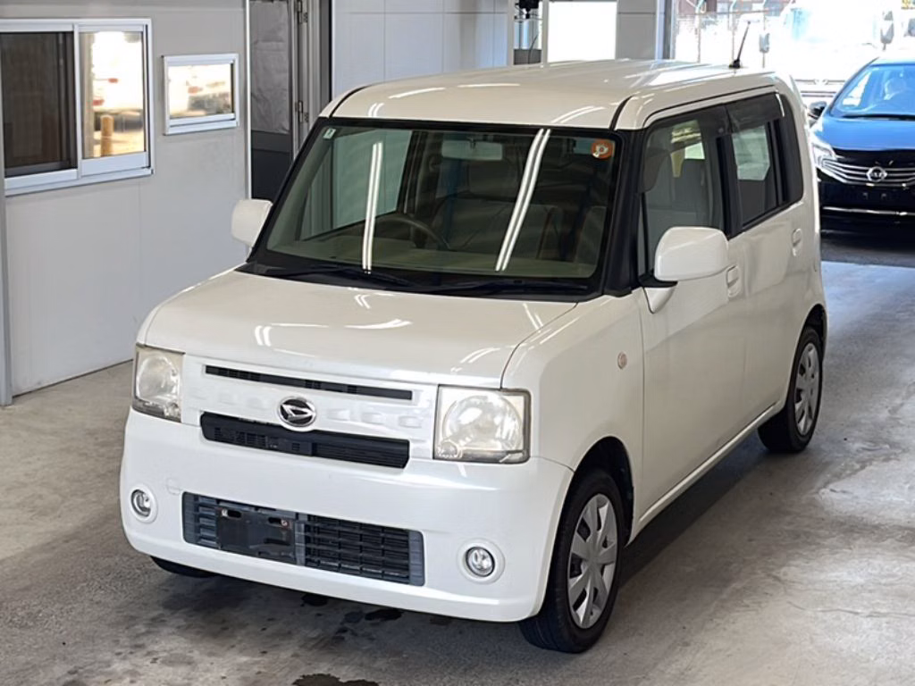 DAIHATSU MOVE CONTE