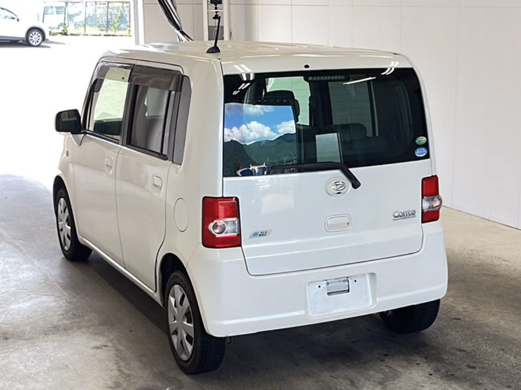 DAIHATSU MOVE CONTE