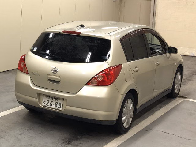 NISSAN TIIDA