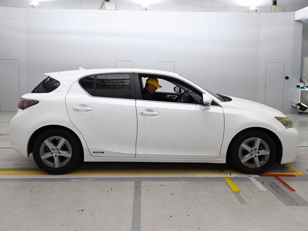 LEXUS CT200H