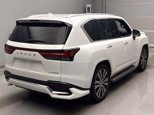 Lexus LX600