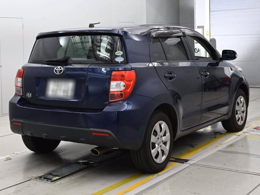 TOYOTA IST